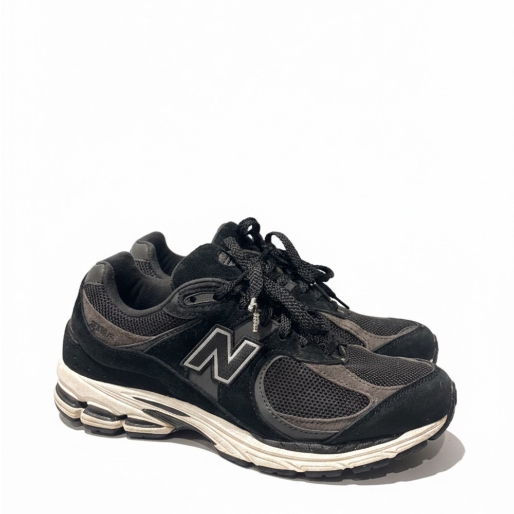 New Balance 2002R black/white Mens size 9